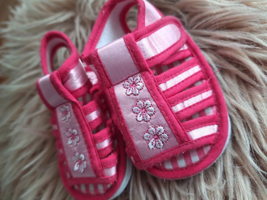 Buciki niemowlęce niechodki