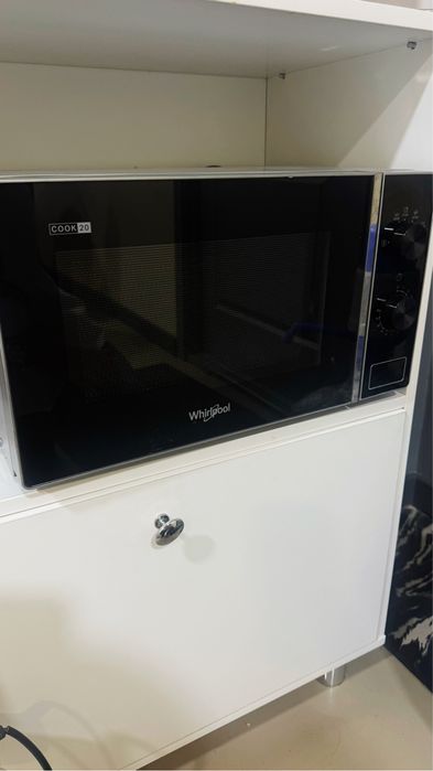 мікрохвильова піч Whirlpool