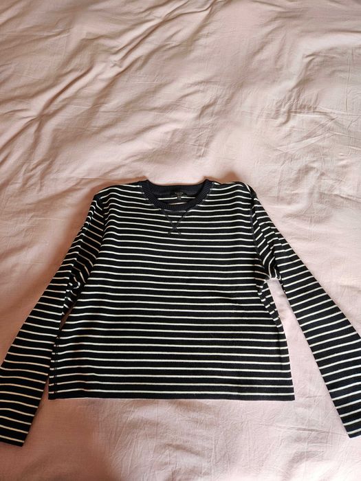 Camisola às riscas azul escuro e branco da Massimo Dutti