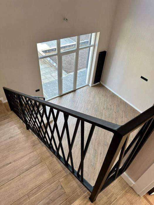 Дуплекс з новим ремонтом 100 м на 2,5 сотках землі. Буча 165000$