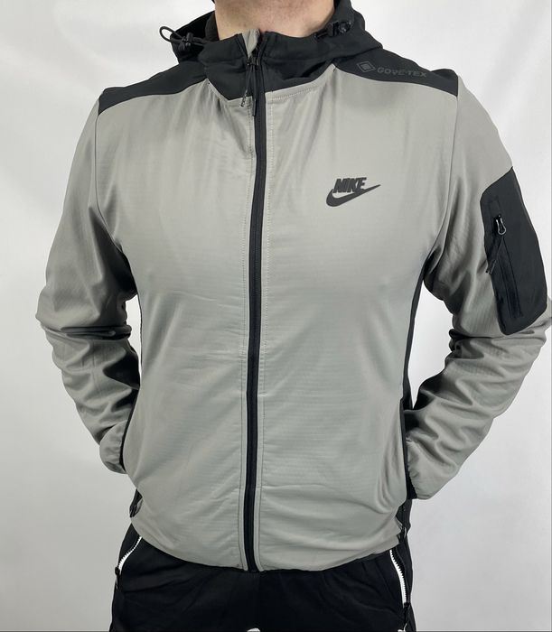 Ветровка мужская на флисе с капюшоном произв Китай в топ качестве