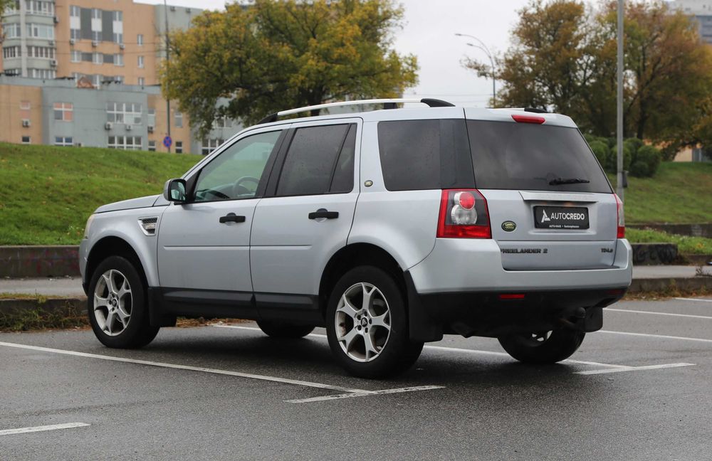 Land Rover Freelander  2010 року