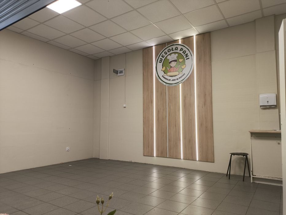 Wynajmę lokal handlowy 19,80 m