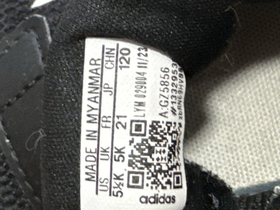Дитячі кросівки adidas в гарному стані. Розмір 21.