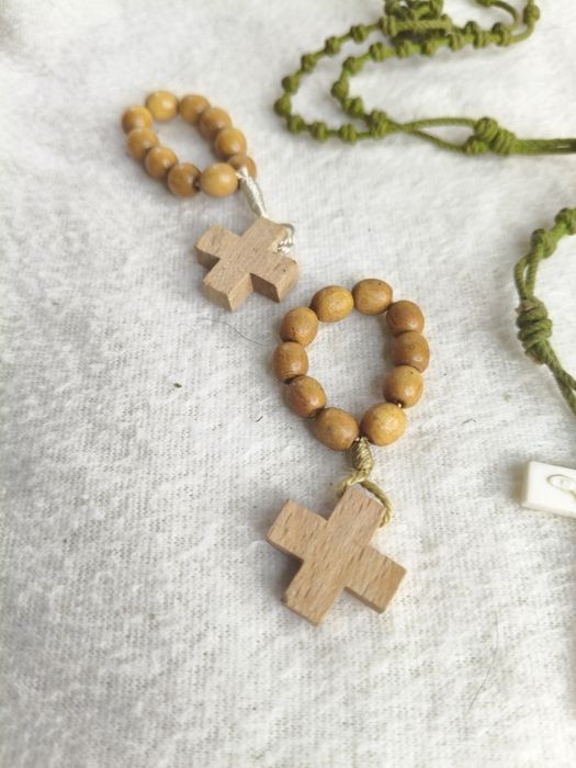 Różańce podróżne z drewna 157