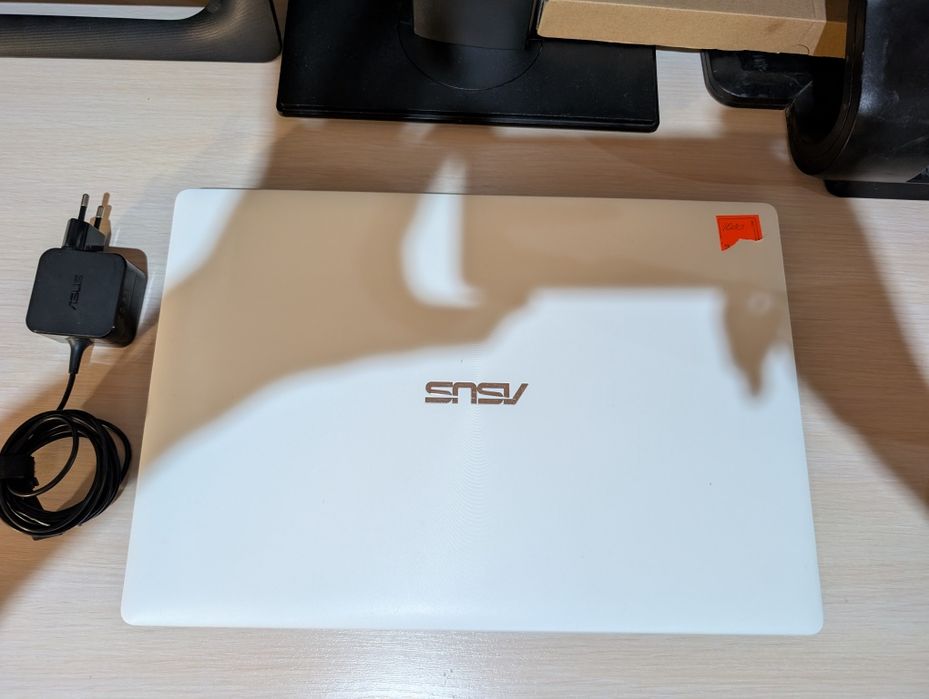 Asus ; RAM 4 ; HDD 500 ; Ноутбук ; Батарея держит ; N2830