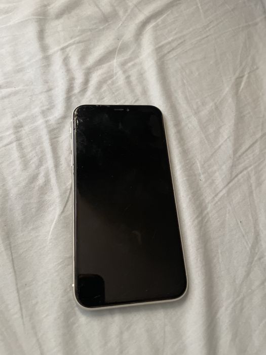 Iphone 11 uszkodzony