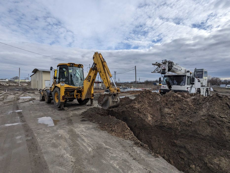Послуги экскаватора навантажувача JCB в Кременчуці.