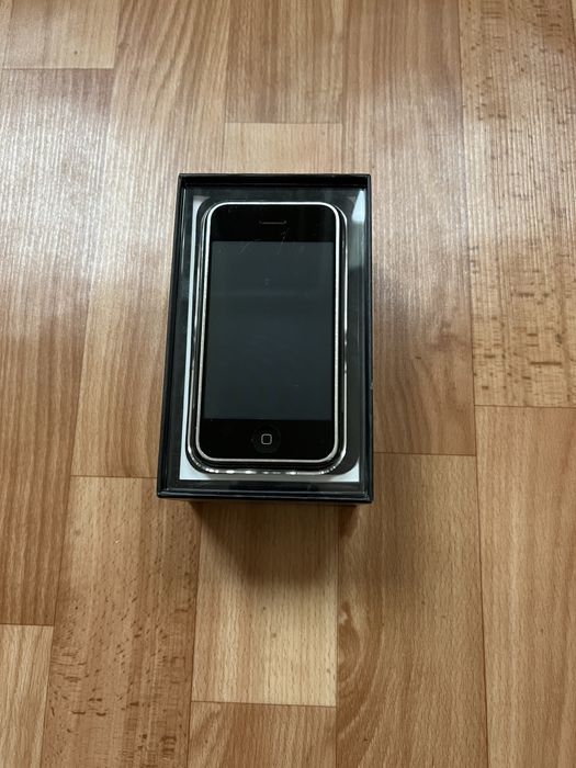 Apple Iphone 2g 8 gb повний оригінальний заводський комплект