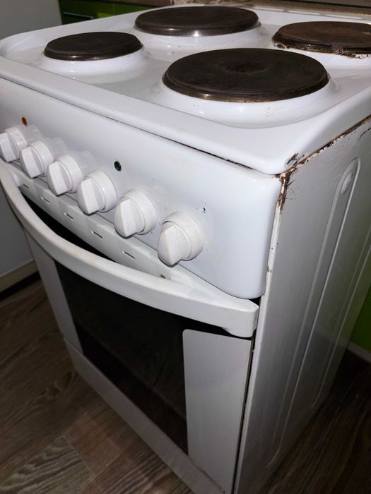Электрическая плита Indesit .