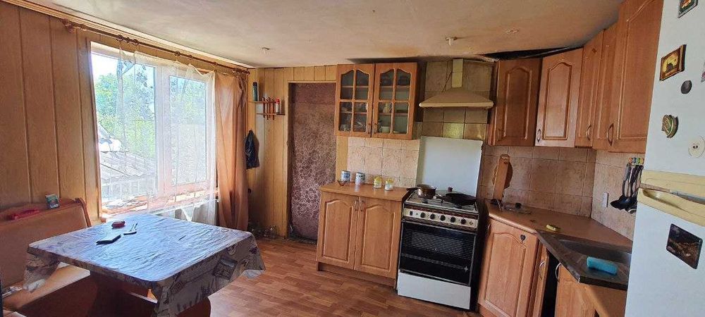 Продам будинок м. Зміїв біля річки!