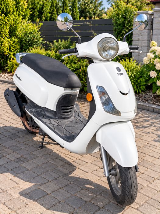 Skuter SYM Fiddle II 125 – 2012 r. – biały – styl retro – 19 600 km