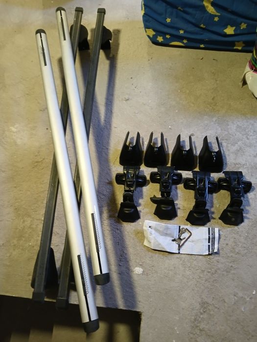 Vendo 2 conjuntos de barras de tejadilho para carro