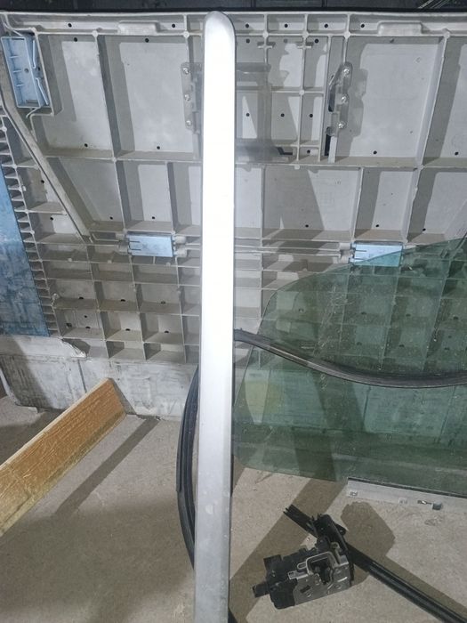 Szyba boczna Zafira b