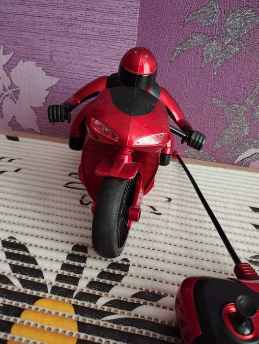 Гоночний мотоцикл на дистанційному керовані