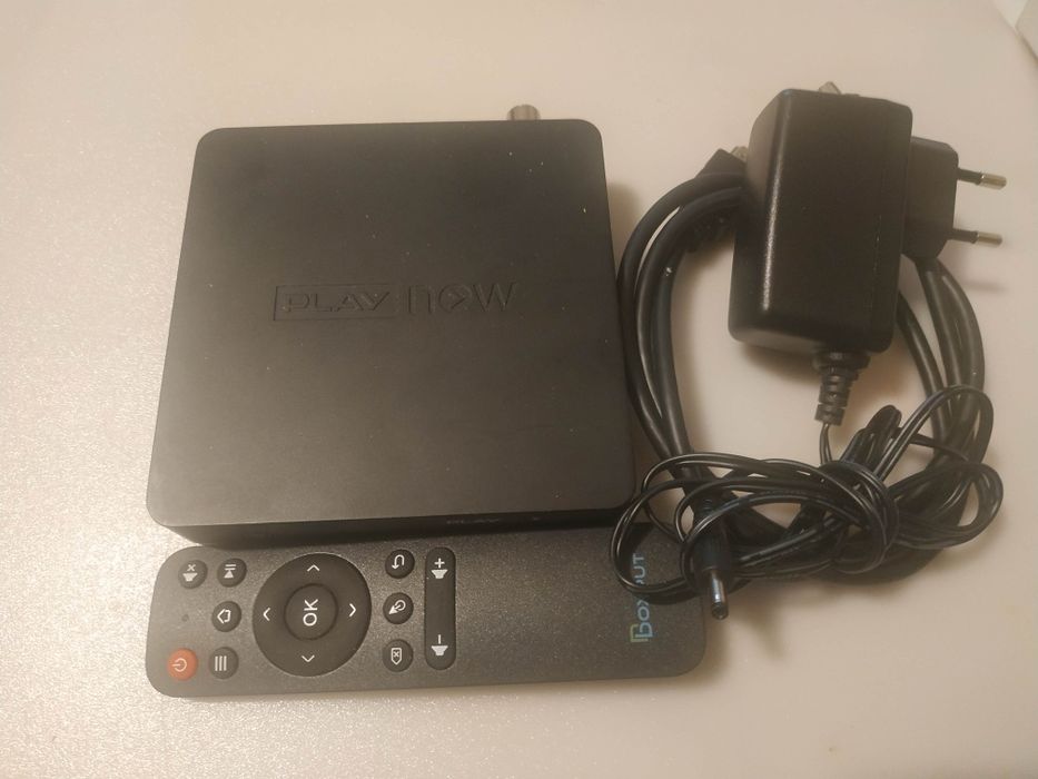 Smart box Android WIFI 4K UHD  Bluetooth Netflix YouTube Dvbt-2 Hevc