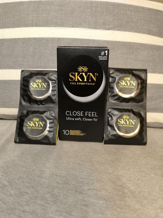 Prezerwatywy gumki kondomy SKYN CLOSE FEEL ultra soft closer fit 10 sztuk lub mniej/więcej 51mm syntetyczny poliizopren bez lateksu