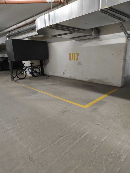 Wynajmę miejsca postojowe