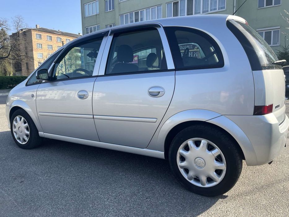 Власне авто Опель Меріва