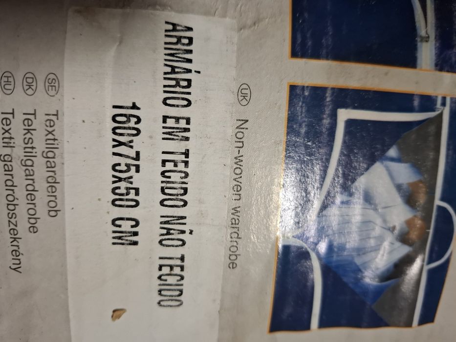 Armário roupeiro em tecido