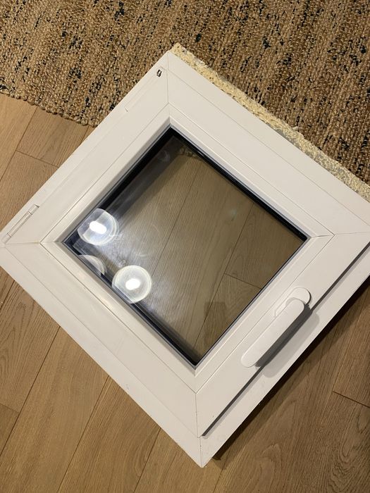 Okno uchylne PVC z drewnianą okleiną