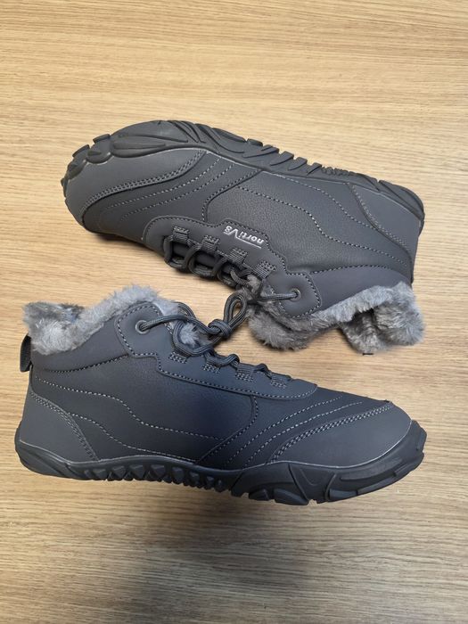 Trekkingowe buty zimowe. Śniegowce r.40