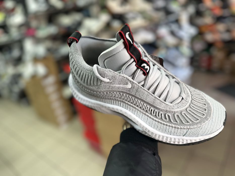кросівки Nike Cosmic Unity 3 ( РОЗМІР 43 )