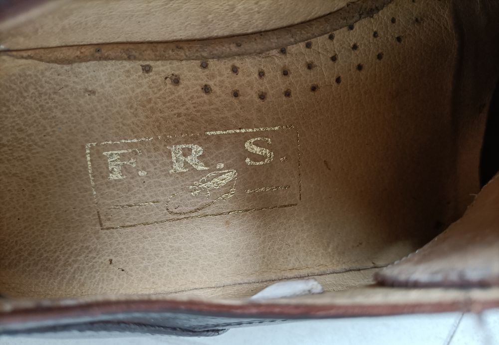 Sapatos de cerimónia em pele