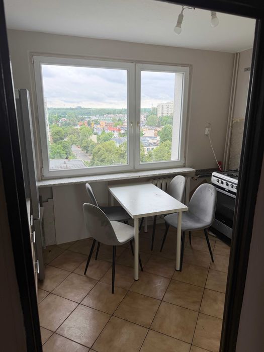 Mieszkanie 52 m² do remontu | 2 pokoje z możliwością na 3 | 9 piętro, balkon, winda | Dziewicza Sosnowiec