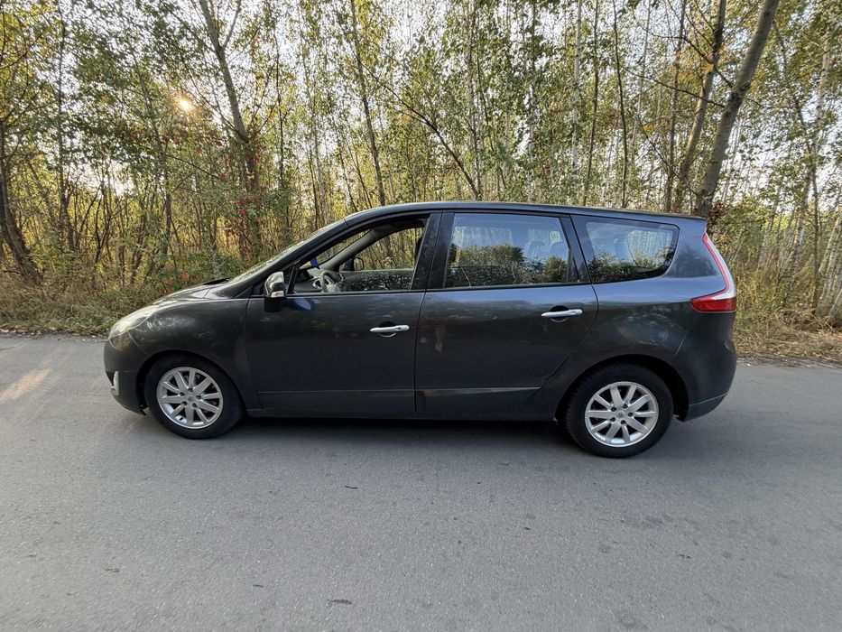 Renault Grand scenic рено