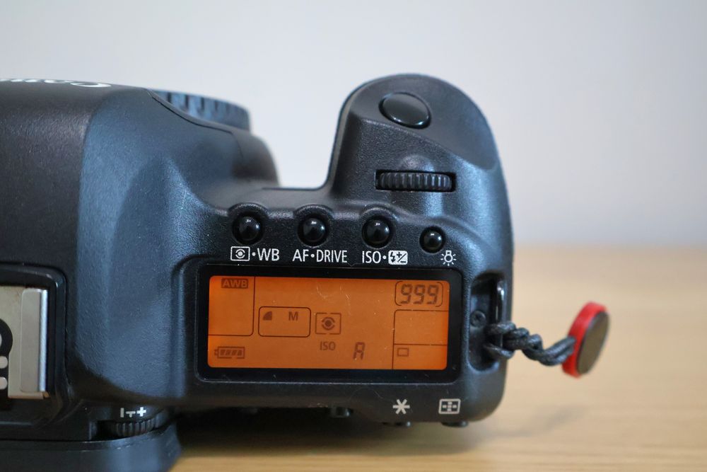 Canon EOS 5D Mark ii + EF 75-300mm II