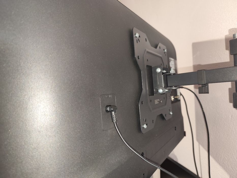 LG Smart TV 32" Full-HD