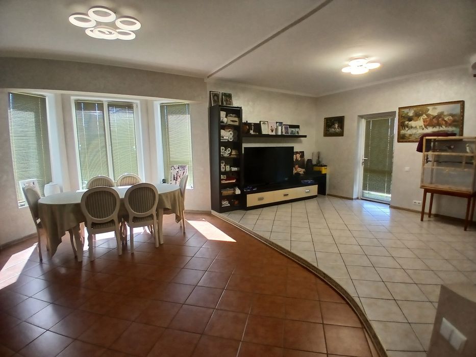 Будинок з ремонтом для сім'ї