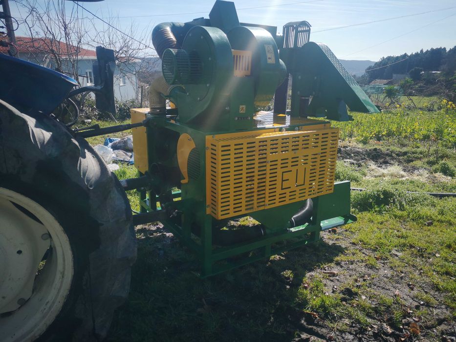 Vendo máquina de apanhar castanhas.