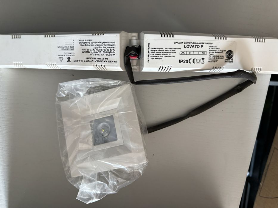 Oprawa awaryjna Lovato