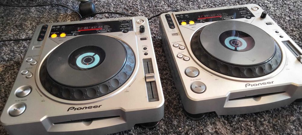 Pioneer CDJ 800 mk2