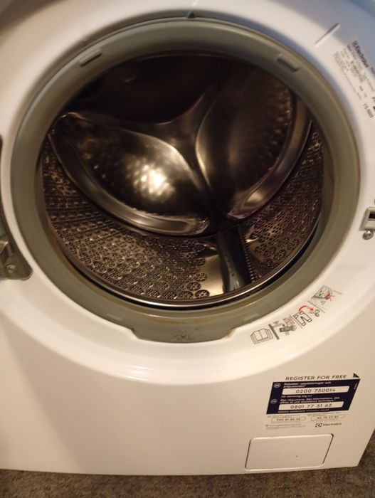 Pralko - suszarka Electrolux 7+4 kg . Transport