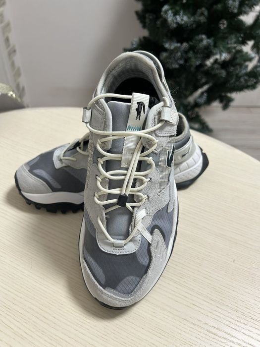 Нові оригінальні кросівки