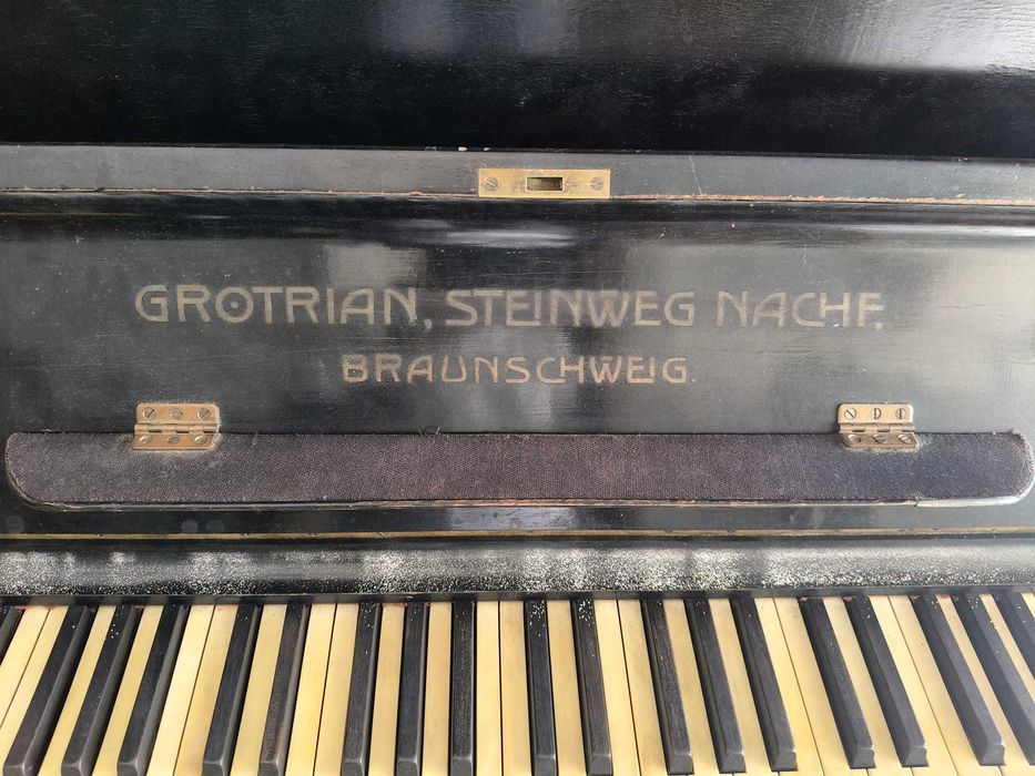 piano Grotrian steinweg