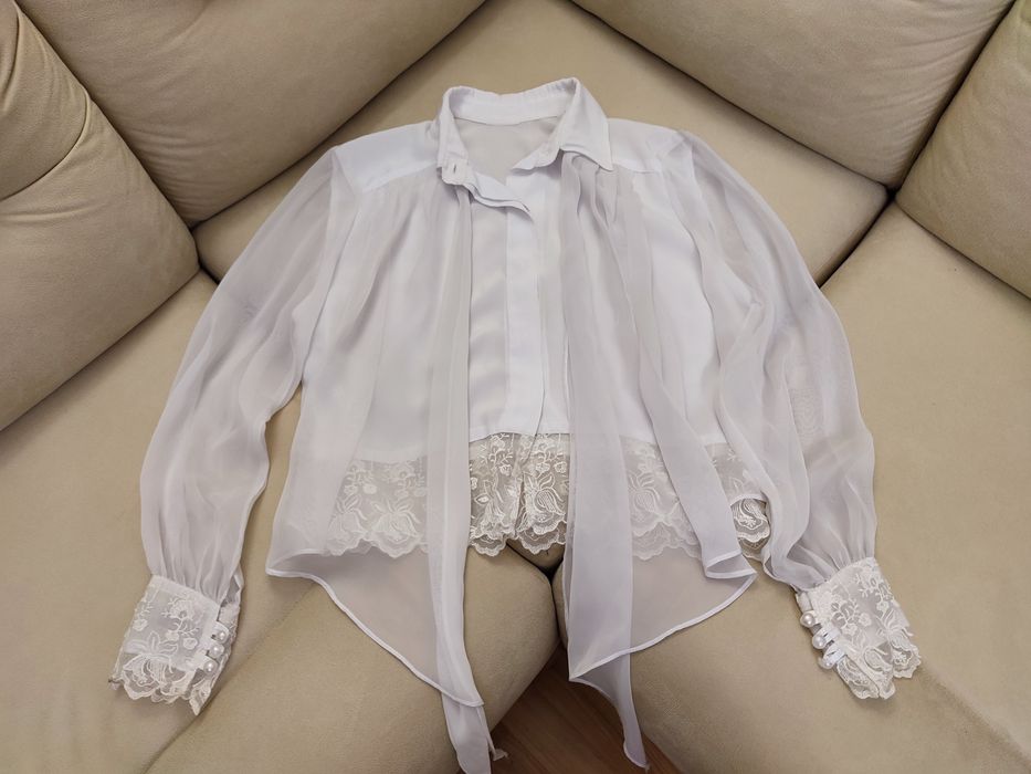 Красива блузка сорочка