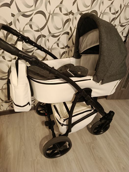 Продам коляску  в новом состоянии