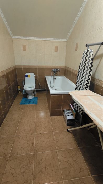 Продаж великого будинку для великої родини.