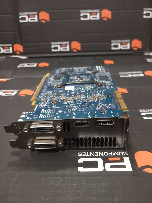 Placa gráfica GTX 670 2GB64309729370371121