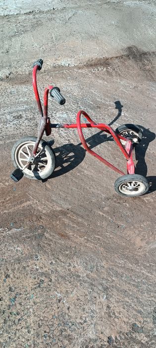 Трёхколёсный велосипед на запчасти