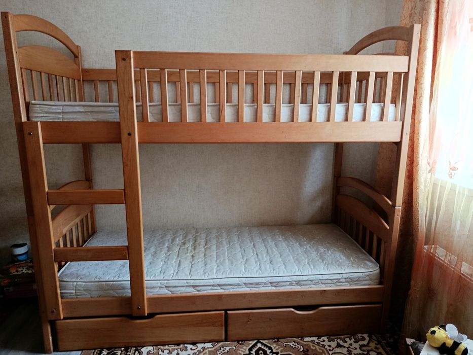 Двоярусне ліжко в гарному стані САМОВИВІЗ