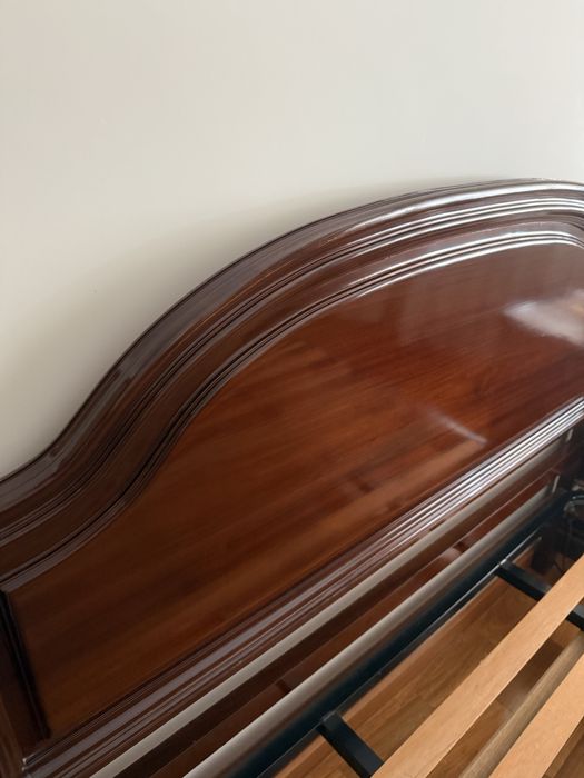 Cama em madeira 140x185