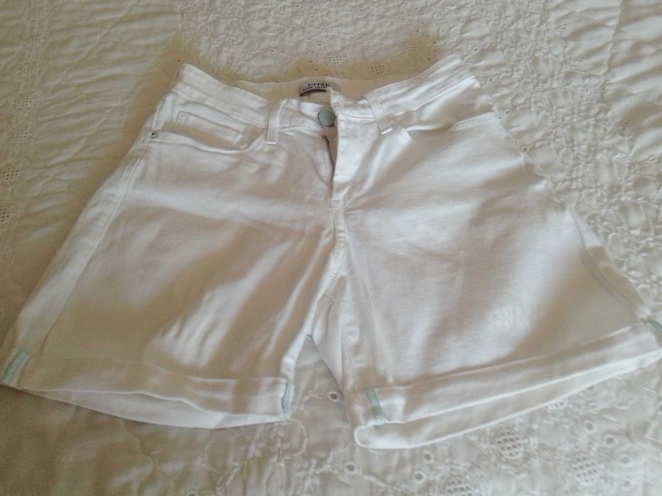 Calções t34 Tiffosi e Vestido de verão tS Bershka