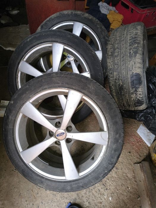 Ford S-Max 7 osób uszkodzony