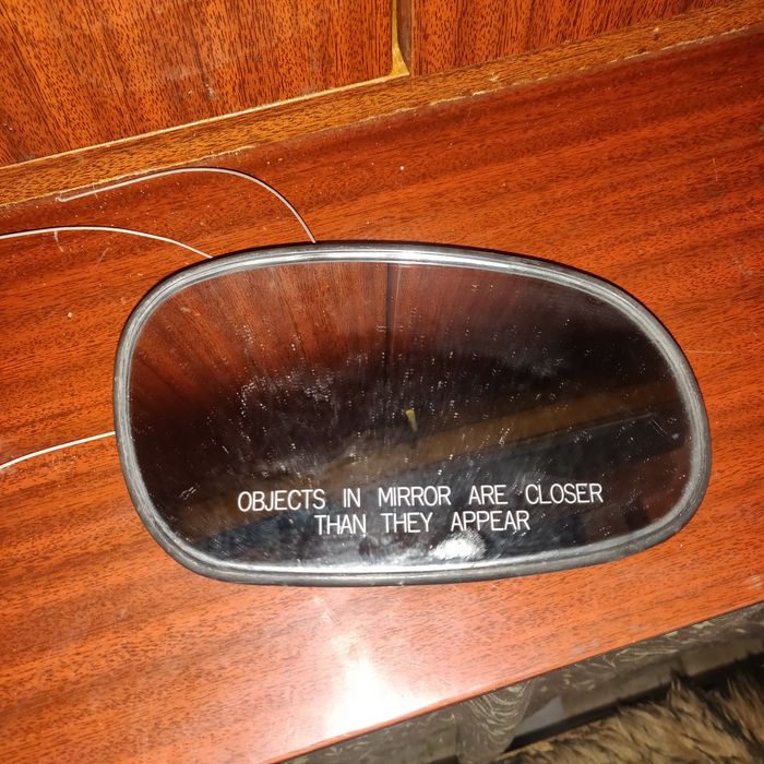 Продам правое зеркало на ланос.