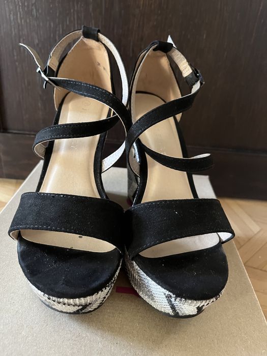 Sandały na obcasie 38 damskie czarne białe Jenny Fairy